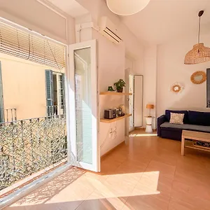 Plz De La Merced Solera By Life In Apartamento